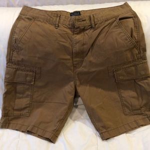 Men’s Levi Cargo shorts. Size 34